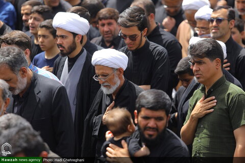 إقامة موكب عزاء في ذكرى استشهاد الإمام جعفر الصادق (ع) بحضور آية الله العظمى وحيد الخراساني