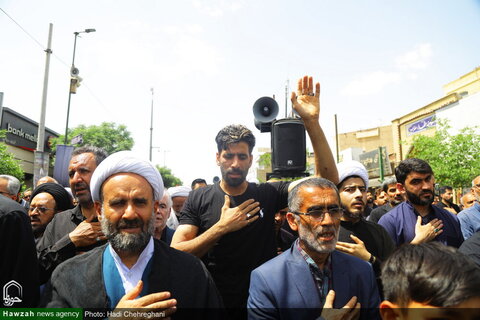 إقامة موكب عزاء في ذكرى استشهاد الإمام جعفر الصادق (ع) بحضور آية الله العظمى وحيد الخراساني