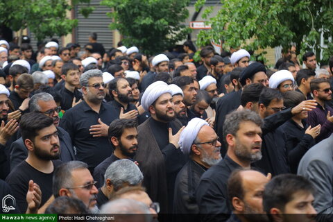 إقامة موكب عزاء في ذكرى استشهاد الإمام جعفر الصادق (ع) بحضور آية الله العظمى وحيد الخراساني