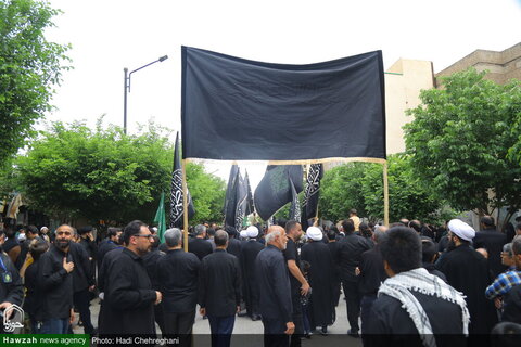 إقامة موكب عزاء في ذكرى استشهاد الإمام جعفر الصادق (ع) بحضور آية الله العظمى وحيد الخراساني