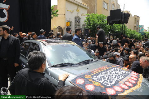 إقامة موكب عزاء في ذكرى استشهاد الإمام جعفر الصادق (ع) بحضور آية الله العظمى وحيد الخراساني