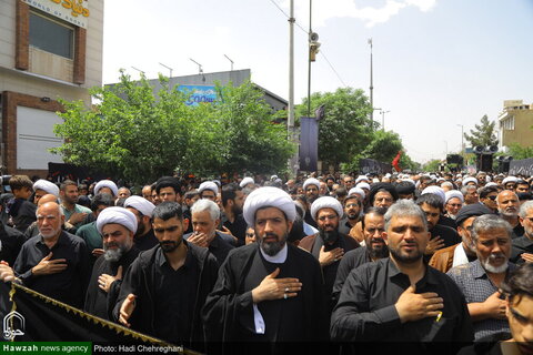 إقامة موكب عزاء في ذكرى استشهاد الإمام جعفر الصادق (ع) بحضور آية الله العظمى وحيد الخراساني