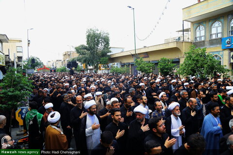إقامة موكب عزاء في ذكرى استشهاد الإمام جعفر الصادق (ع) بحضور آية الله العظمى وحيد الخراساني