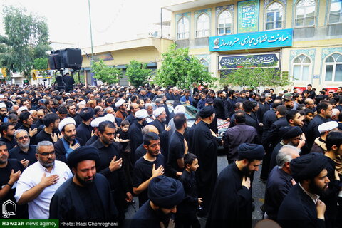 إقامة موكب عزاء في ذكرى استشهاد الإمام جعفر الصادق (ع) بحضور آية الله العظمى وحيد الخراساني