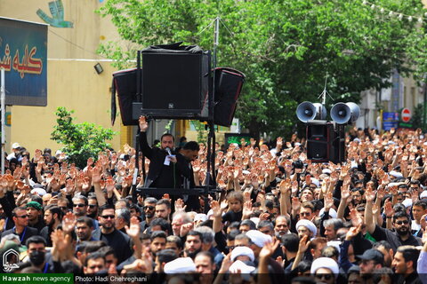 إقامة موكب عزاء في ذكرى استشهاد الإمام جعفر الصادق (ع) بحضور آية الله العظمى وحيد الخراساني