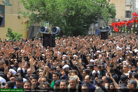 إقامة موكب عزاء في ذكرى استشهاد الإمام جعفر الصادق (ع) بحضور آية الله العظمى وحيد الخراساني
