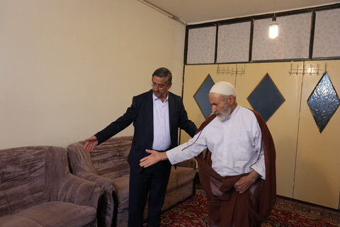 تصاویر دیدار استاندار لرستان با تعدادی از خانواده معزز شهدا، ایثارگران و جانبازان سرافراز استان