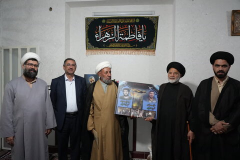 تصاویر دیدار استاندار لرستان با تعدادی از خانواده معزز شهدا، ایثارگران و جانبازان سرافراز استان