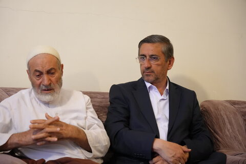 تصاویر دیدار استاندار لرستان با تعدادی از خانواده معزز شهدا، ایثارگران و جانبازان سرافراز استان