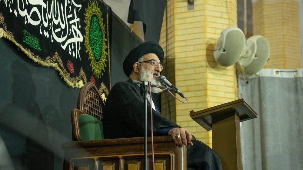 تصاویر| درس اخلاق حجت الاسلام والمسلمین حسینی همدانی