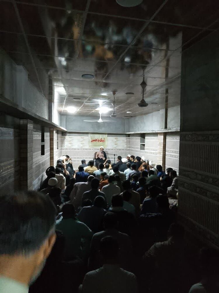 इमाम सादिक (अ) की शहादत को याद करने के लिए उपमहाद्वीप के पुरावशेषों के पुनरुद्धार केंद्र के नजफ़ अशरफ विभाग में एक शोक समारोह आयोजित किया गया