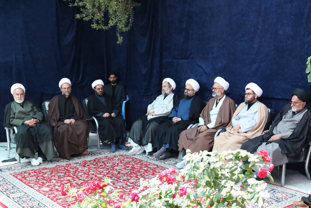 تصاویر/ مراسم عزاداری شهادت امام جعفر صادق(ع) در مدرسه علمیه امام صادق(ع) زاهدان