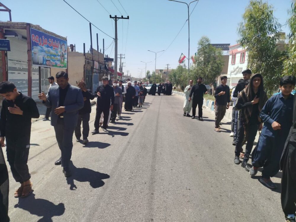 شیعه واقعی باید به نماز اهمیت ویژه بدهد+عکس