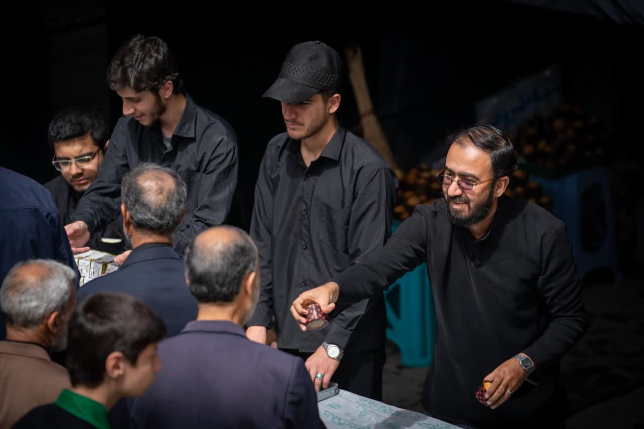 تصاویر/ حرکت کاروان غم در سوگ امام صادق علیه‌السلام در شهرستان خمین