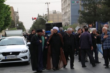 تصاویر/ دسته عزاداری به مناسبت سالروز شهادت شیخ الائمه امام صادق علیه اسلام در شهر واوان اسلامشهر