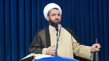 امام جمعه شهر دهدشت: هدف واقعی آمریکا، ایجاد اختلال در اقتصاد ایران است