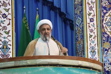امام جمعه موقت ایلام: دشمن به دنبال ایجاد تفرقه و ناامید کردن مردم است