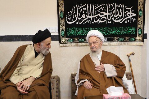Imágenes / Ceremonia de duelo por el martirio del Imam Ya'far Sadiq (P) en la oficina del  Gran Ayatolá  Makarem Shirazi