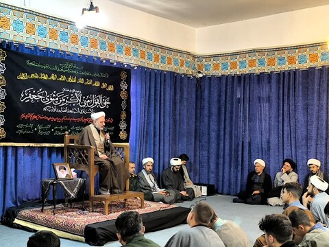 تصاویر / مراسم عزاداری شهادت امام جعفر صادق در مدرسه علمیه امیرالمؤمنین(ع) شهرستان درگزین