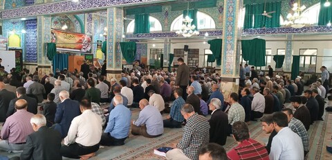 تصاویر/ اقامه نماز جمعه میانه