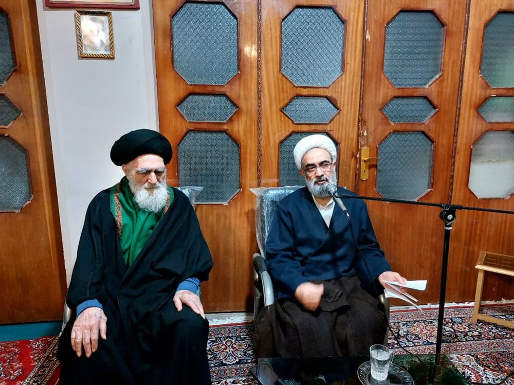 تصاویر/ مجلس عزاداری شهادت امام صادق علیه‌السلام در بیت آیت الله محمودی گلپایگانی