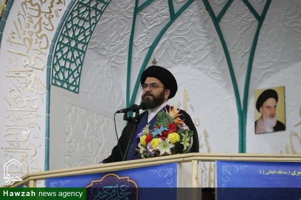 تأکید امام جمعه زنجان بر عدالت اقتصادی و الگوبرداری از آموزه‌های اسلامی در روز کارگر