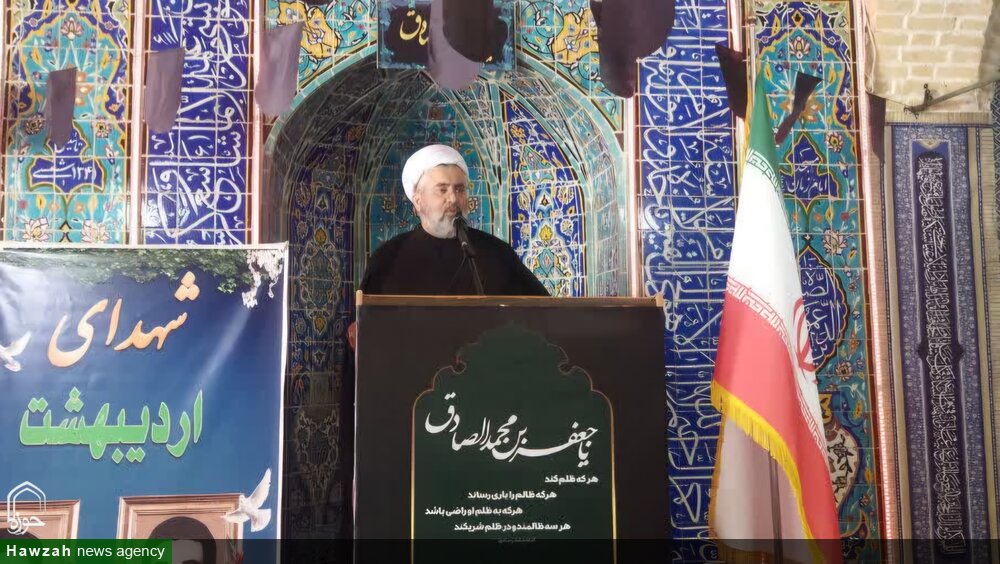 شکرگزاری نعمت نظام و ولایت، وظیفه همگانی است