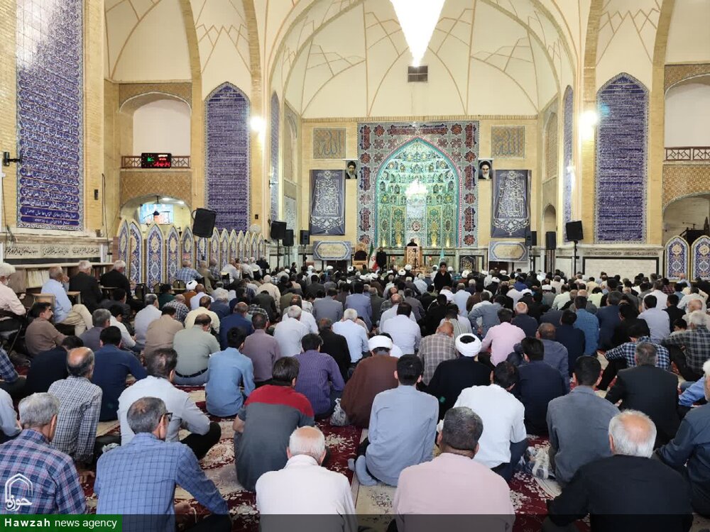 خطیب جمعه بم: تنها راه مقابله با حیله‌های دشمنان هوشیاری و آگاهی‌بخشی به جامعه است