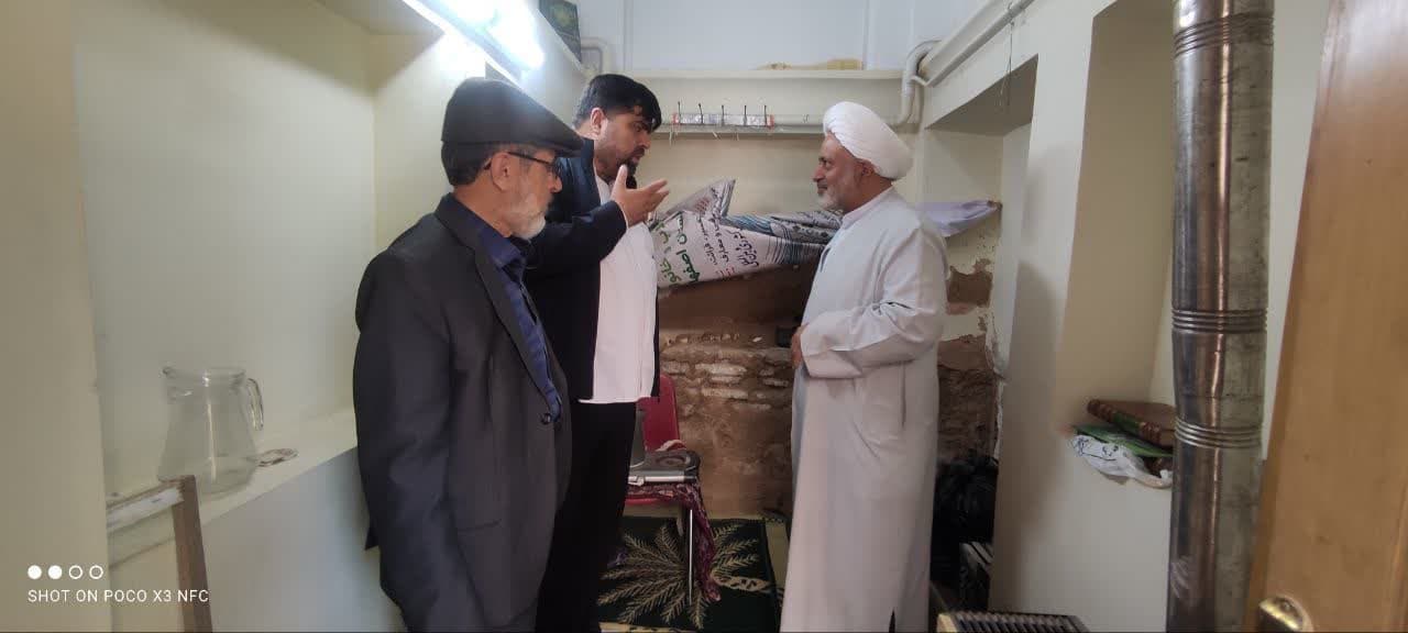 بازدید معاون اداری مالی حوزه علمیه اصفهان از مدرسه علمیه صدر بازار+ عکس