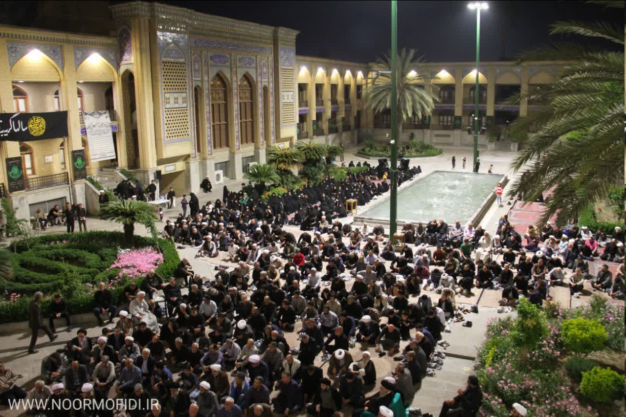 اجتماع بزرگ عزاداران شهادت شیخ الائمه و رئیس مکتب شیعه امام جعفر صادق (ع)