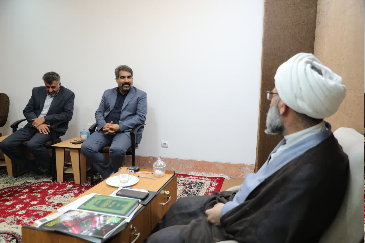 دیدار رئیس دانشگاه پیام نور استان با نماینده ولیفقیه در استان سمنان + عکس