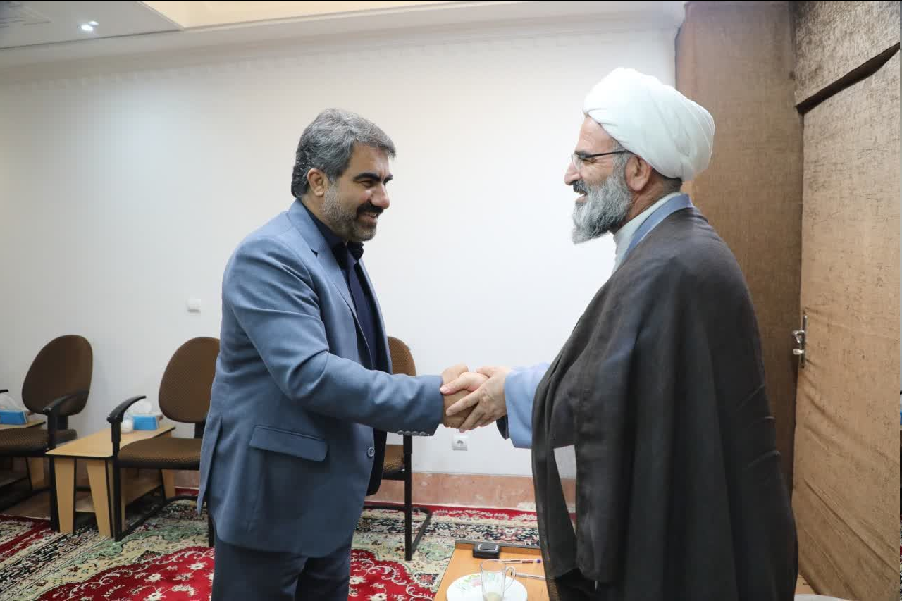 دیدار رئیس دانشگاه پیام نور استان با نماینده ولی‌فقیه در استان سمنان + عکس
