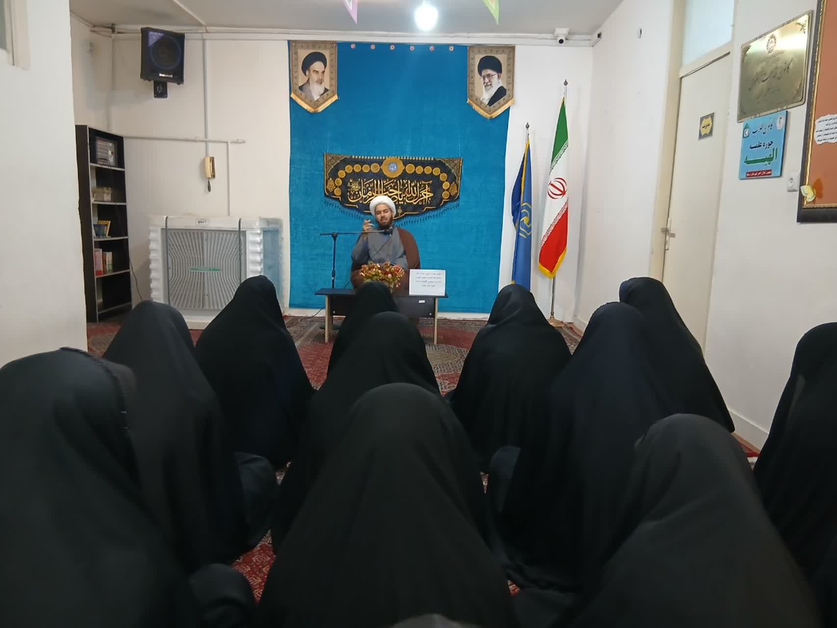 برگزاری نشست دانش‌افزایی معارف امام صادق(ع) در مدرسه علمیه الهیه ساوه