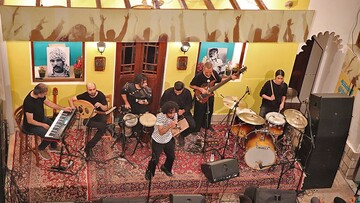 فستیوال یا پوست‌موز؟!