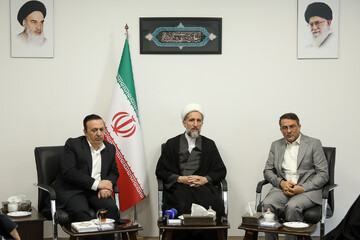 دیدار رئیس سازمان اداری و استخدامی کشور با نماینده ولی‌فقیه در قزوین