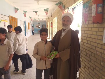 ادب زیربنای تربیت و موفقیت یک جوان است