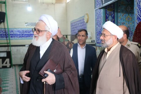 تصاویر|حضور حجت الاسلام و المسلمین انصاری قمی درمسجد فجر گروه 44 توپخانه نزاجا