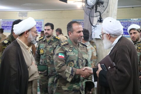 تصاویر|حضور حجت الاسلام و المسلمین انصاری قمی درمسجد فجر گروه 44 توپخانه نزاجا