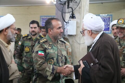 تصاویر|حضور حجت الاسلام و المسلمین انصاری قمی درمسجد فجر گروه 44 توپخانه نزاجا