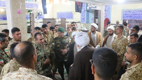 تصاویر|حضور حجت الاسلام و المسلمین انصاری قمی درمسجد فجر گروه 44 توپخانه نزاجا