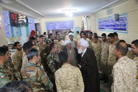 تصاویر|حضور حجت الاسلام و المسلمین انصاری قمی درمسجد فجر گروه 44 توپخانه نزاجا