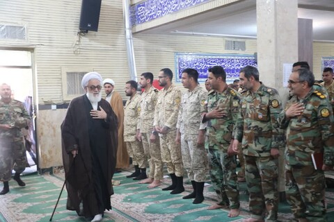 تصاویر|حضور حجت الاسلام و المسلمین انصاری قمی درمسجد فجر گروه 44 توپخانه نزاجا