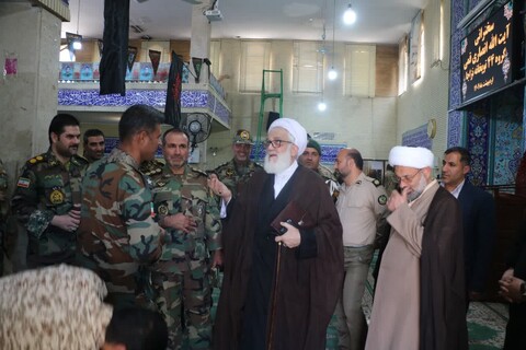 تصاویر|حضور حجت الاسلام و المسلمین انصاری قمی درمسجد فجر گروه 44 توپخانه نزاجا