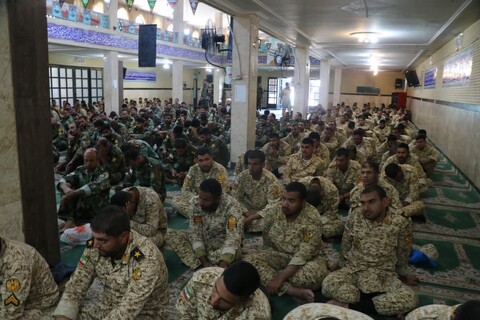 تصاویر|حضور حجت الاسلام و المسلمین انصاری قمی درمسجد فجر گروه 44 توپخانه نزاجا