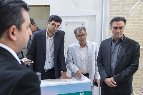 بازدید امام جمعه یزد از شرکت های دانش بنیان مستقر در پارک علم و فناوری یزد