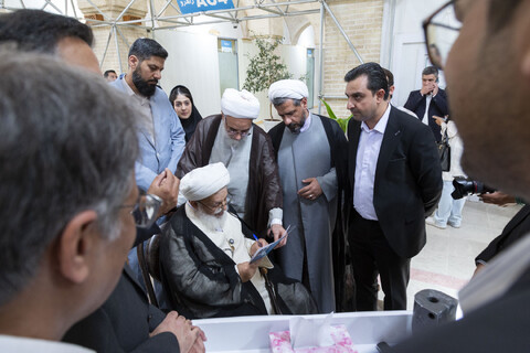 بازدید امام جمعه یزد از شرکت های دانش بنیان مستقر در پارک علم و فناوری یزد