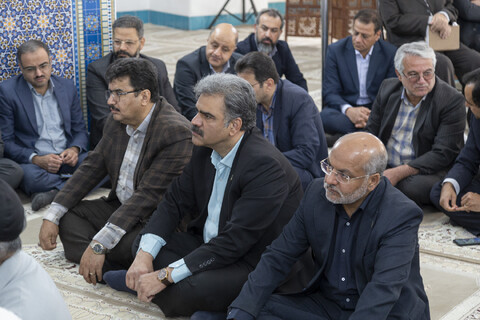 جلسه تفسیر قرآن کریم آیت الله ناصری با حضور مدیران استان