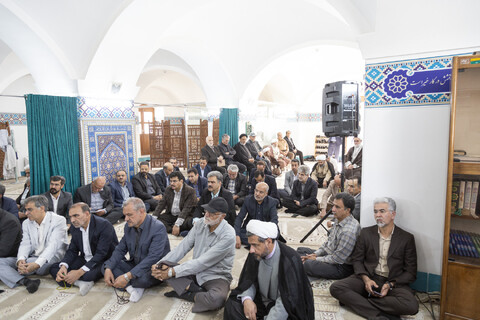 جلسه تفسیر قرآن کریم آیت الله ناصری با حضور مدیران استان