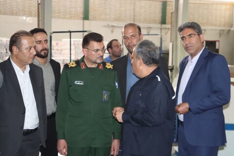 تصاویر/ بازدید فرمانده سپاه استان از واحد تولیدی نیمه شعبان سمنان