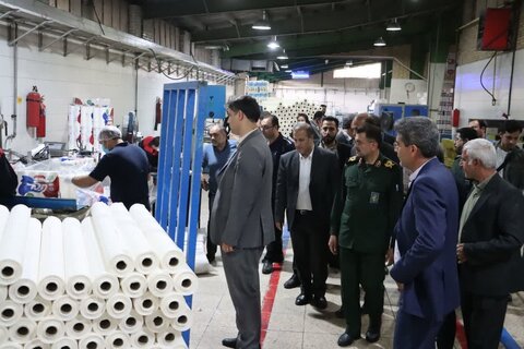 تصاویر/ بازدید فرمانده سپاه استان از واحد تولیدی نیمه شعبان سمنان